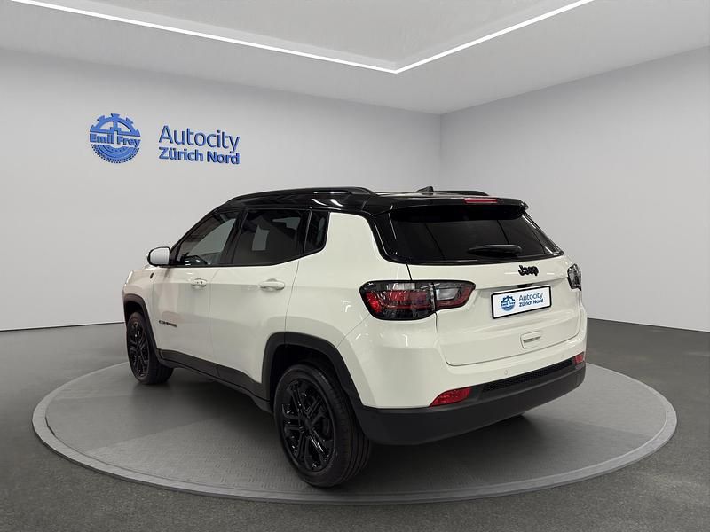 Neu Jeep Compass North 130 PS (95 kW) 2025 Weiss SUV