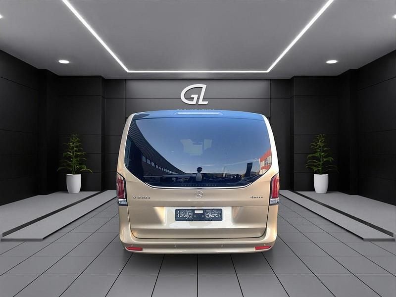 Neu Mercedes V300 Avantgarde 239 PS (175 kW) 2026 Gold Van / Kleinbus