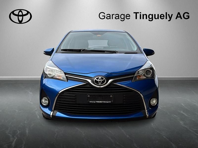 Gebraucht Toyota Yaris Luna 99 PS (72 kW) 2015 Blau Limousine