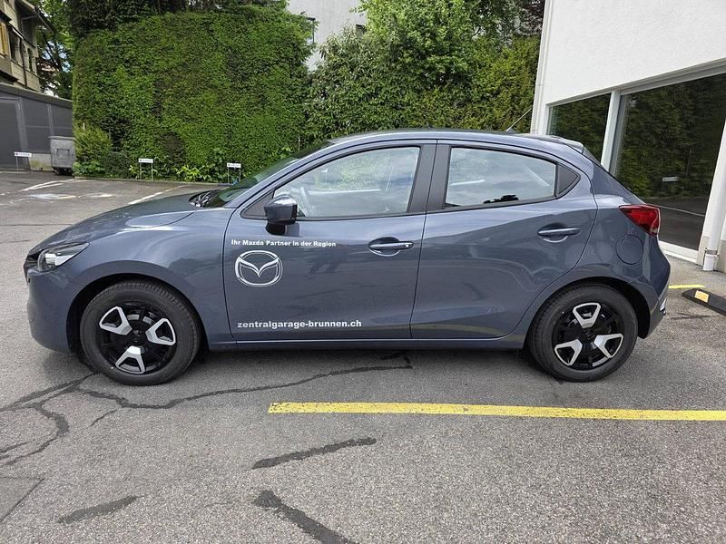 Gebraucht Mazda 2 Center-Line 90 PS (66 kW) 2024 Grau Limousine