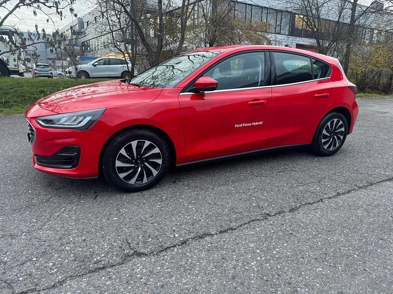 Neu Ford Focus Titanium 125 PS (91 kW) 2025