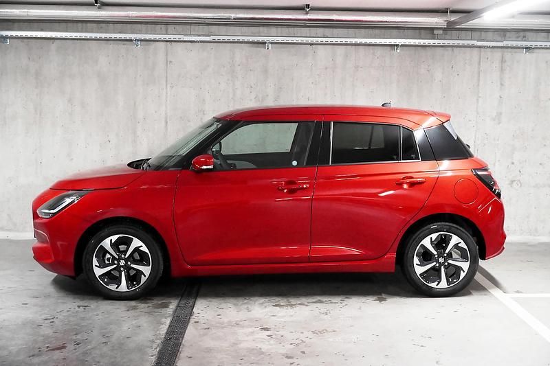 Neu Suzuki Swift 82 PS (60 kW) 2025 Rot Limousine