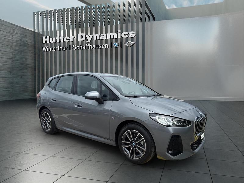 Gebraucht BMW 220 Active Tourer M Sport 170 PS (125 kW) 2025 Grau Van / Kleinbus