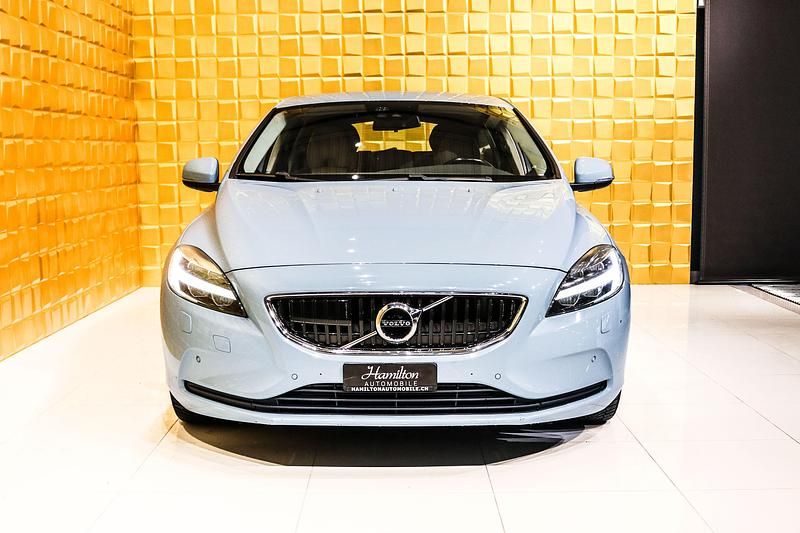 Gebraucht Volvo V40 Momentum 190 PS (139 kW) 2016