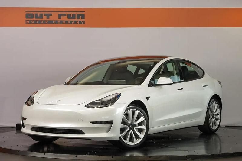 Weiss Gebraucht 2025 Tesla Model 3 Limousine | CHF 30’650 (Superpreis) - Bild 1/4
