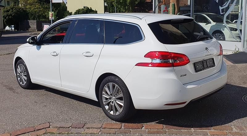 Gebraucht Peugeot 308 SW Allure 130 PS (95 kW) 2020 Weiss Kombi