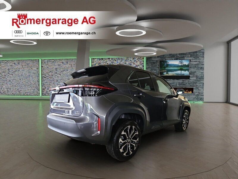 Gebraucht Toyota Yaris Cross Trend 116 PS (85 kW) 2024 Grau SUV