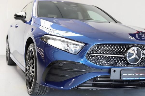 Gebraucht Mercedes A250 163 PS (119 kW) 2024 Blau Limousine