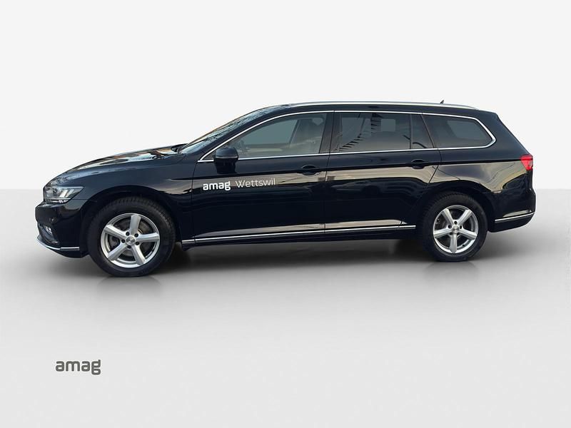 Gebraucht VW Passat Elegance 200 PS (147 kW) 2023 Deepblack perleffekt Kombi