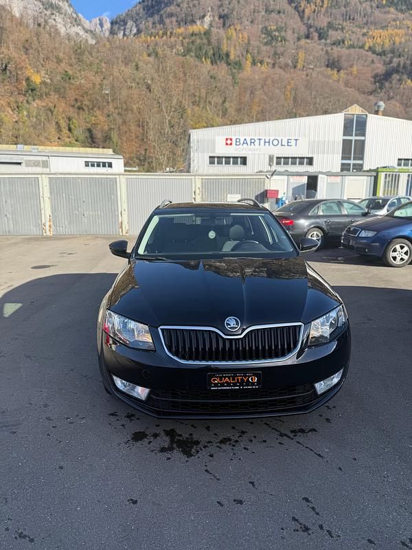 Gebraucht Skoda Octavia Ambition 150 PS (110 kW) 2014 Kleinwagen