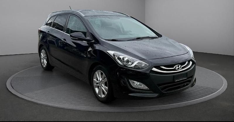 Gebraucht Hyundai i30 Edition 128 PS (94 kW) 2012 Kombi