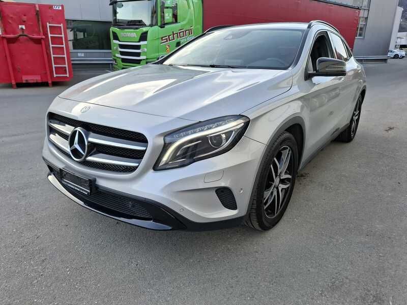 Gebraucht Mercedes GLA250 Urban 211 PS (155 kW) 2015 SUV