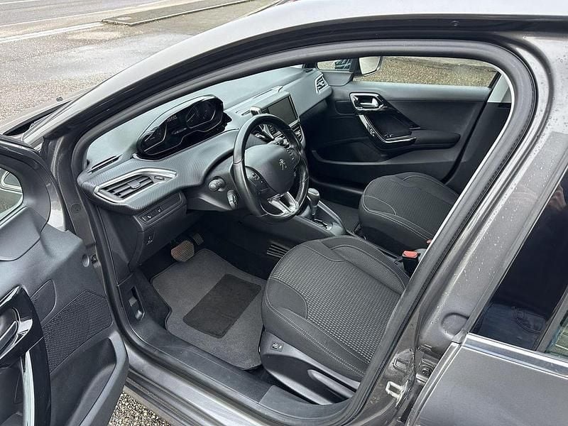 Gebraucht Peugeot 208 Allure 110 PS (80 kW) 2018 Kleinwagen