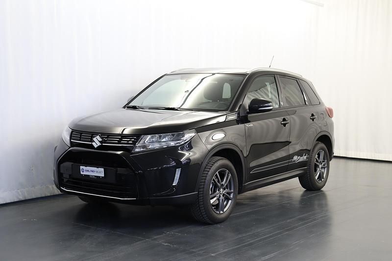 Gebraucht Suzuki Vitara 116 PS (85 kW) 2025 Schwarz SUV