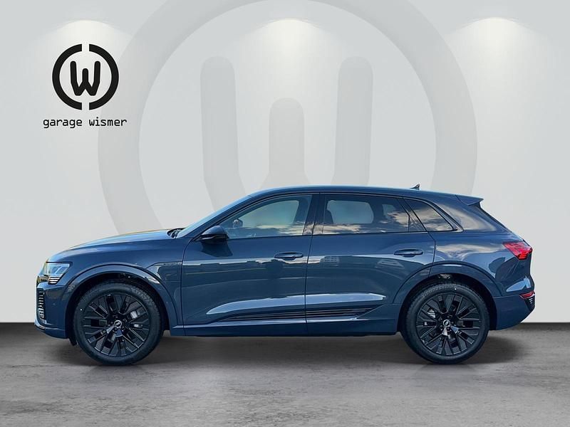 Gebraucht Audi Q8 e-tron S-Line 250 kW (340 PS) 2023 Blau SUV