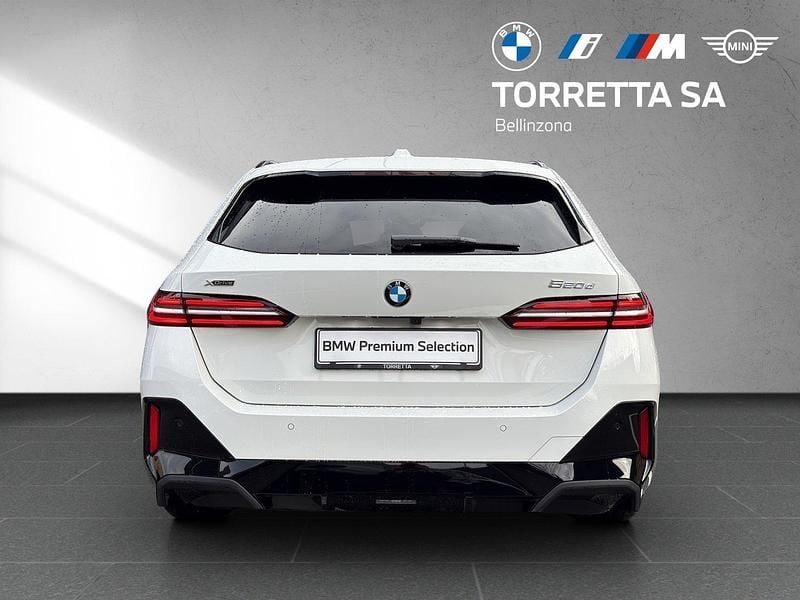 Gebraucht BMW 520 M Sport 197 PS (144 kW) 2025 Kombi