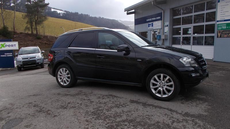 Gebraucht Mercedes ML350 211 PS (155 kW) 2010 SUV
