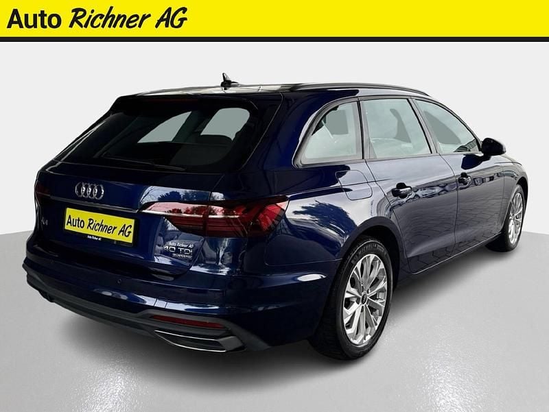 Gebraucht Audi A4 Attraction 204 PS (150 kW) 2021 Blau Kombi