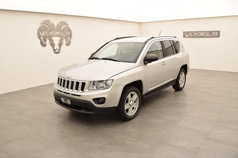 Gebraucht Jeep Compass Limited 163 PS (119 kW) 2011 Silber SUV