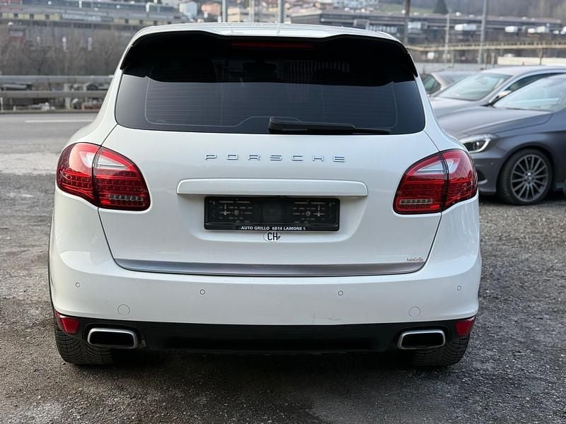 Gebraucht Porsche Cayenne 240 PS (176 kW) 2010 SUV