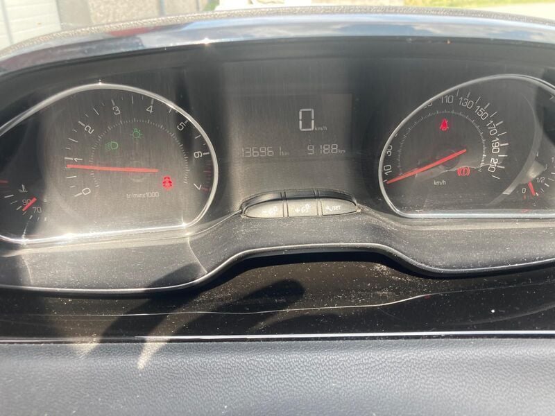 Gebraucht Peugeot 208 82 PS (60 kW) 2014 Kleinwagen