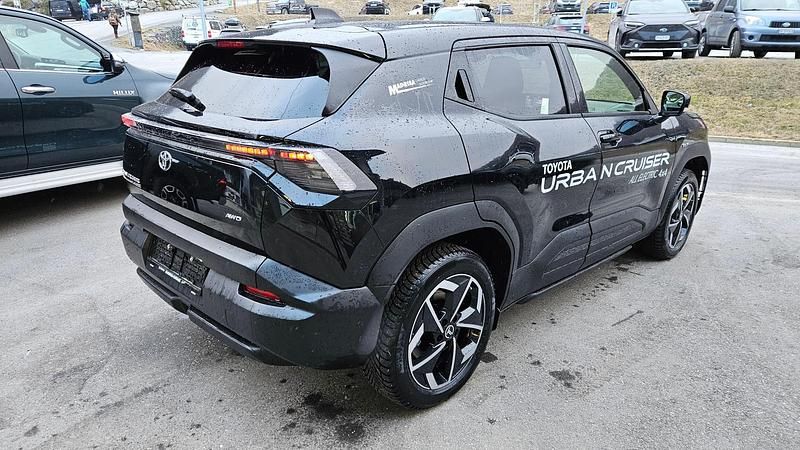 Neu Toyota Urban Cruiser Trend 135 kW (184 PS) 2025 Schwarz SUV