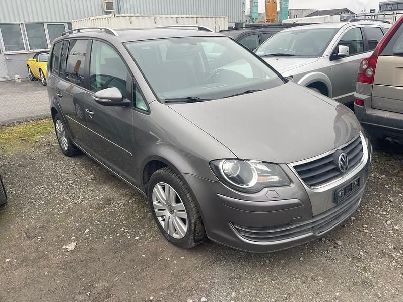 Gebraucht 2010 VW Touran Trendline Van / Kleinbus | CHF 1’500 (Superpreis) - Bild 1/4