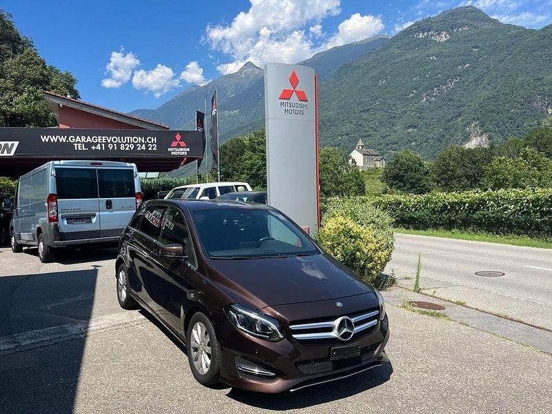 Gebraucht Mercedes B180 Style 122 PS (89 kW) 2015 Van / Kleinbus