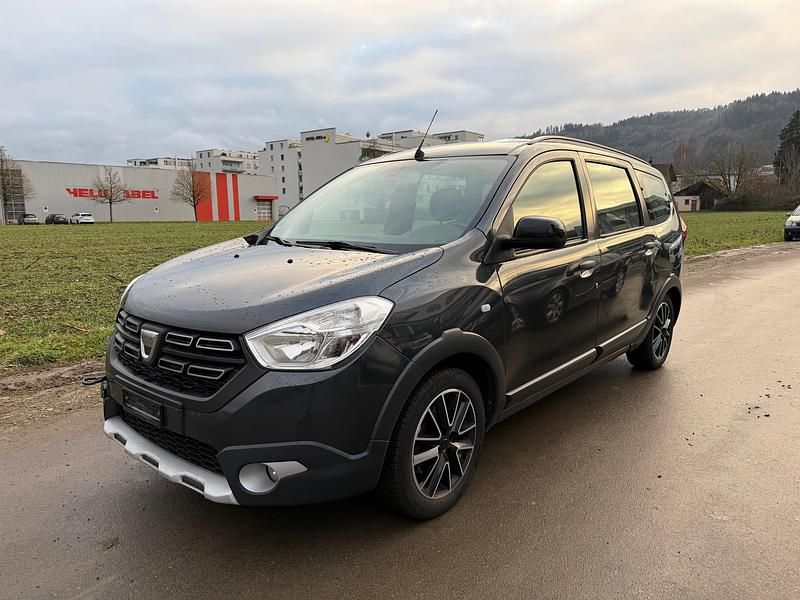 Gebraucht 2018 Dacia Lodgy Stepway Van / Kleinbus | CHF 3’750 (Superpreis) - Bild 1/4
