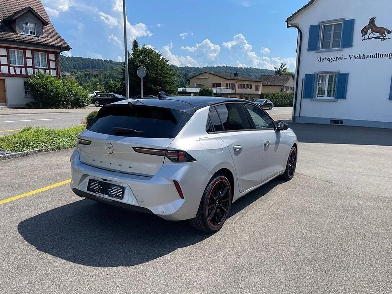 Gebraucht Opel Astra 130 PS (95 kW) 2023 Limousine