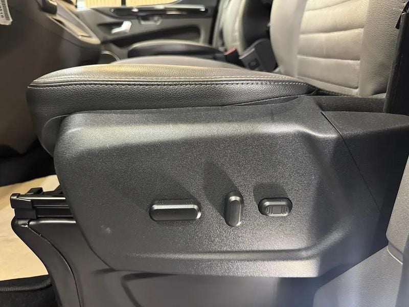 Gebraucht Ford Tourneo Custom Titanium 170 PS (125 kW) 2025 Schwarz Van