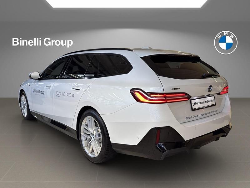 Gebraucht BMW 530e M Sport 299 PS (219 kW) 2025 Weiss Kombi