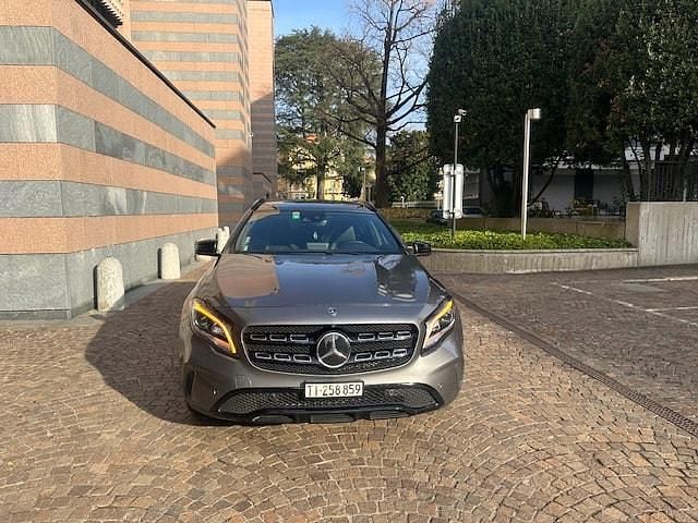 Gebraucht Mercedes GLA200 Night 156 PS (114 kW) 2019 SUV