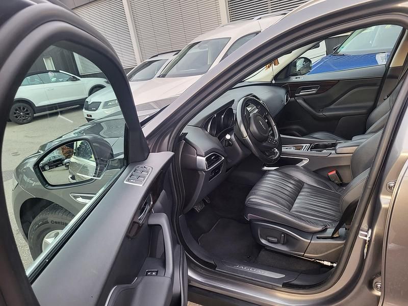 Gebraucht Jaguar F-Pace Portfolio 180 PS (132 kW) 2017 SUV