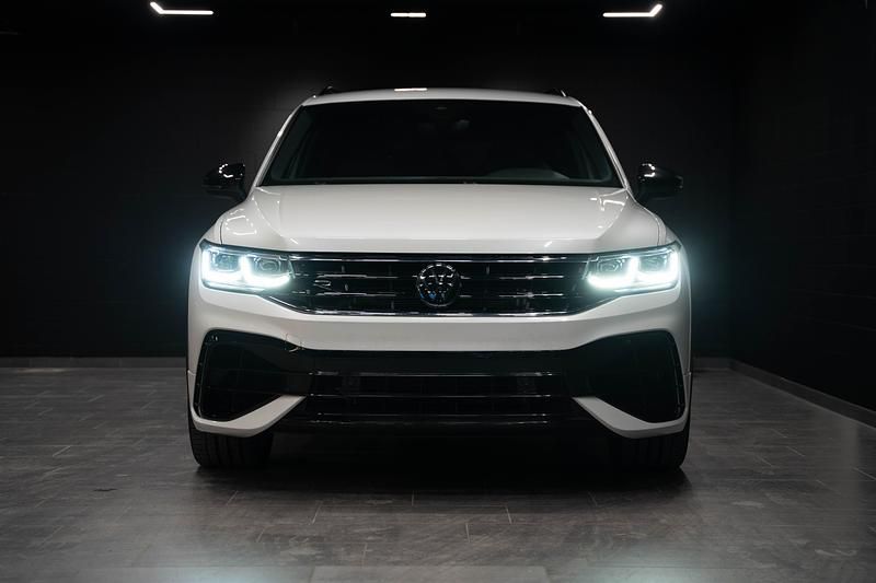 Gebraucht VW Tiguan R 319 PS (234 kW) 2021 SUV