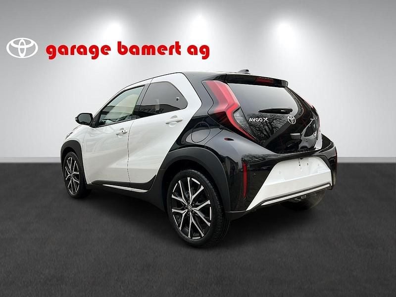 Neu Toyota Aygo X Sport 116 PS (85 kW) 2025 Mehrfarbig SUV