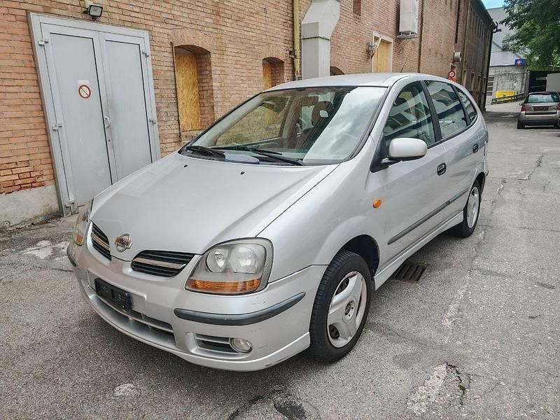 Gebraucht Nissan Almera Tino Comfort 114 PS (83 kW) 2002 Van / Kleinbus