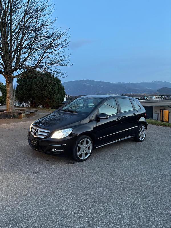 Gebraucht Mercedes B200 136 PS (100 kW) 2009 Van / Kleinbus