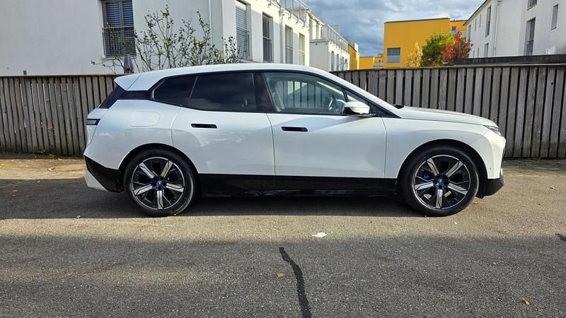 Gebraucht 2024 BMW iX SUV | CHF 54’900 (Superpreis) - Bild 1/4
