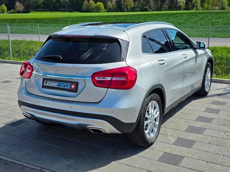 Gebraucht Mercedes GLA250 Urban 211 PS (155 kW) 2016 SUV