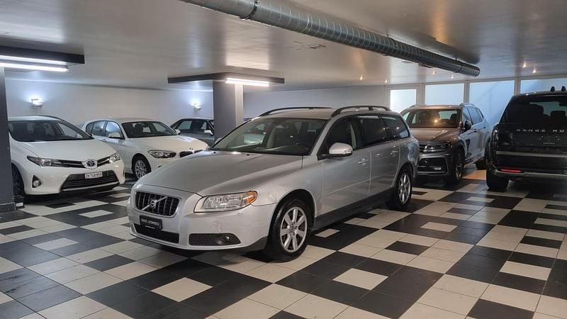 Gebraucht Volvo V70 Summum 163 PS (119 kW) 2009 Kombi