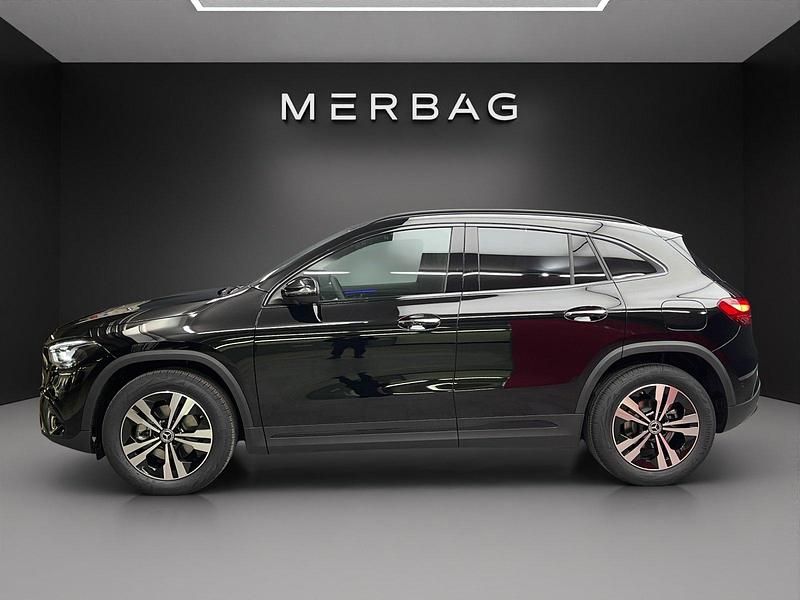 Neu Mercedes GLA200 Night 163 PS (119 kW) 2026 Schwarz SUV