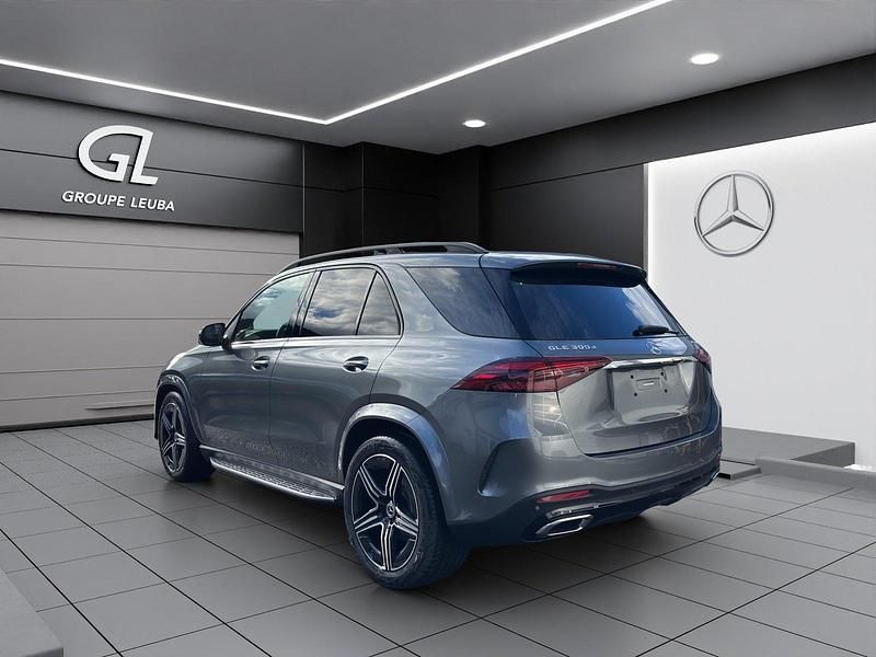 Gebraucht Mercedes GLE300 269 PS (197 kW) 2025 Grau SUV