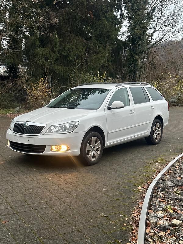 Gebraucht Skoda Octavia Adventure 160 PS (117 kW) 2012 Kombi