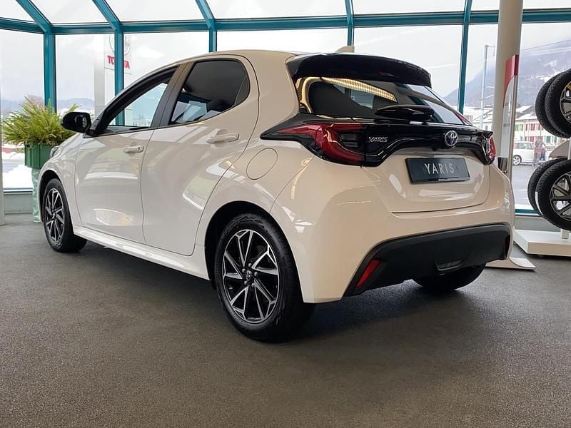 Gebraucht Toyota Yaris Hybrid Trend 116 PS (85 kW) 2023 Limousine