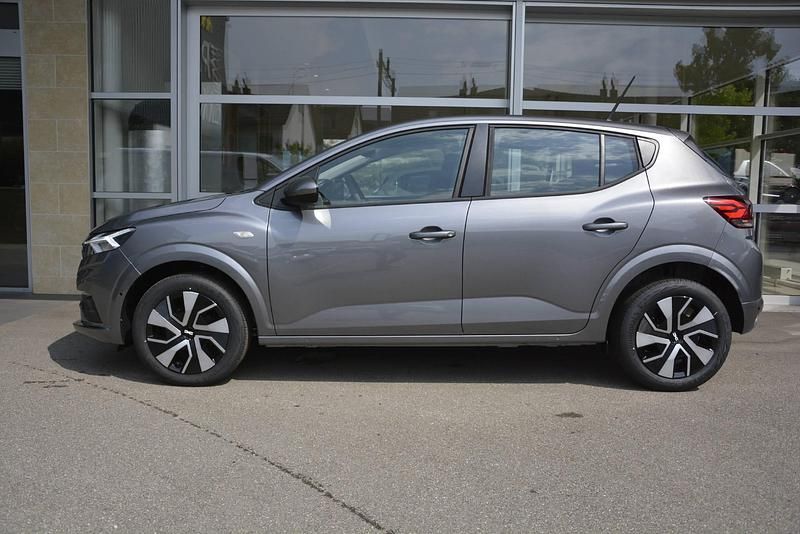 Neu Dacia Sandero Expression 91 PS (66 kW) 2025 Grau Limousine