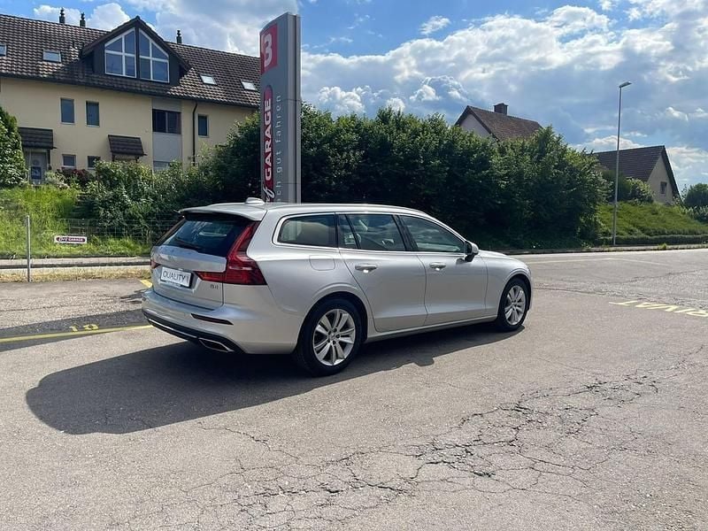 Gebraucht Volvo V60 Plus 197 PS (144 kW) 2022 Kombi