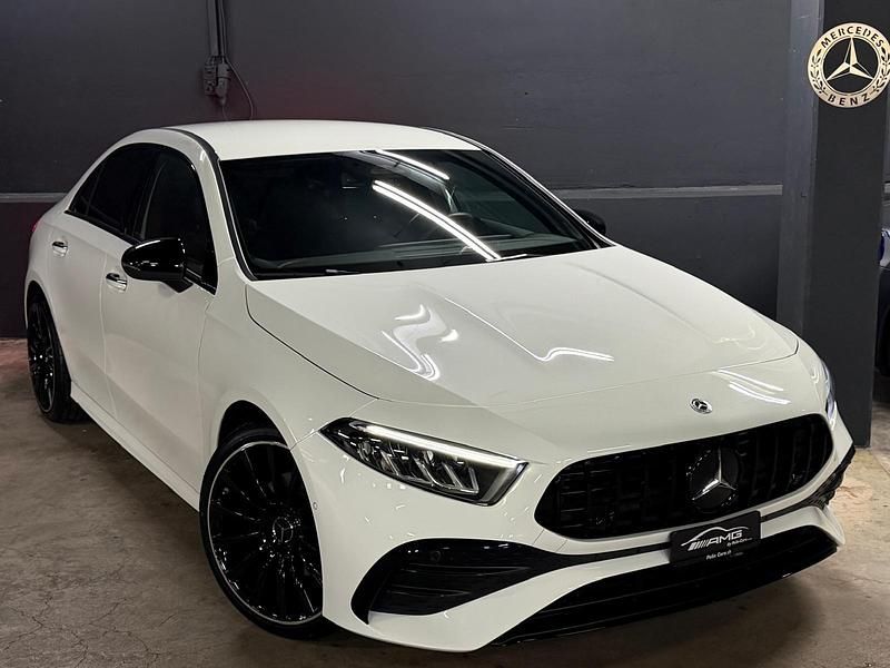 Gebraucht Mercedes A200 AMG 163 PS (119 kW) 2024