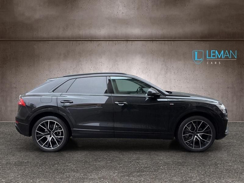 Gebraucht Audi Q8 Black Edition 231 PS (169 kW) 2023 SUV