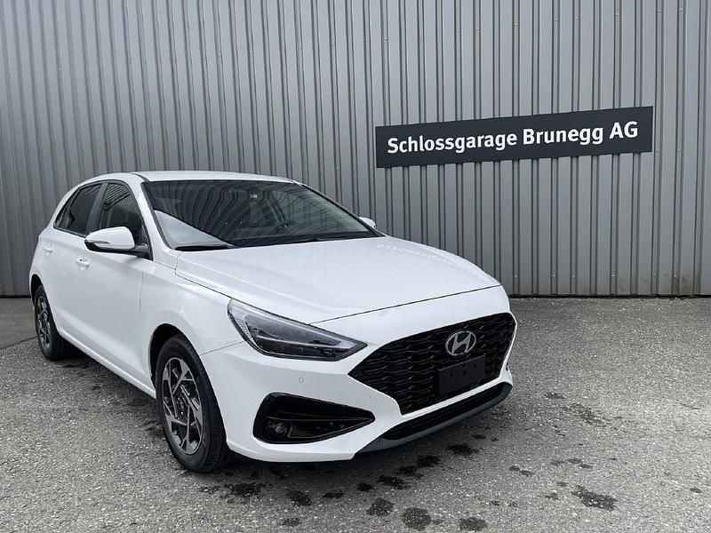 Weiss Neu 2025 Hyundai i30 Limousine | CHF 31’490 (Guter Preis) - Bild 1/4